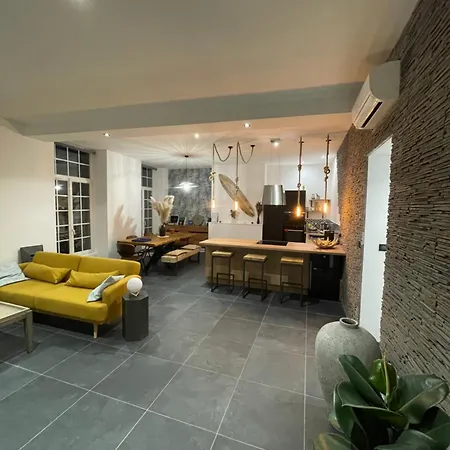 110m2 Quartier Medieval 아파트 *